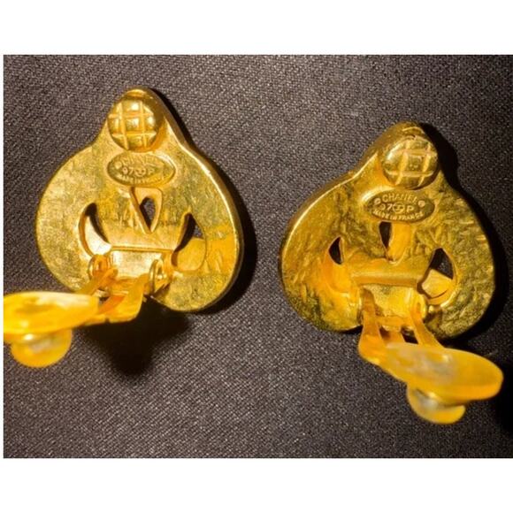 CHANEL CC Logo Heart Motif Earrings Vintage 1997 24K Gold Plated EUC - Picture 4 of 8